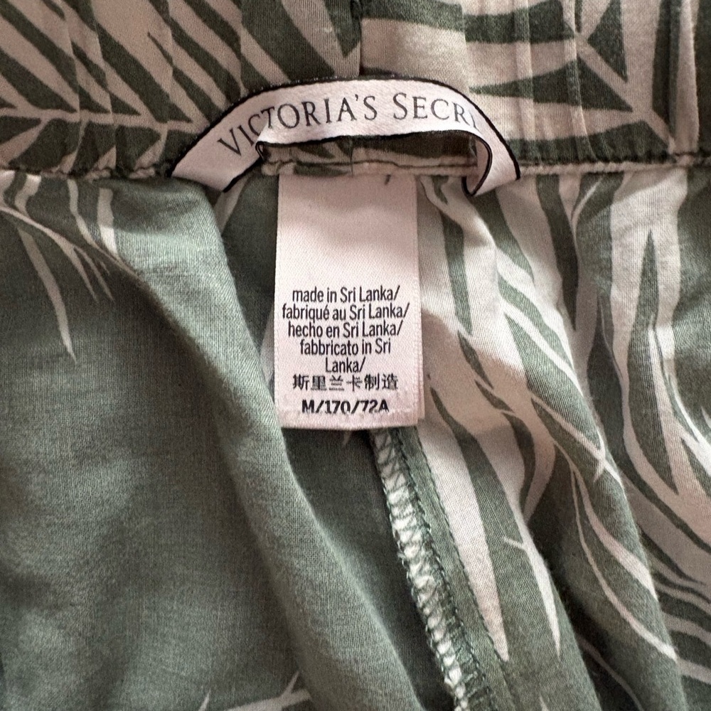 Victoria's Secret Green Leaf Print Joggers - Picture 4 of 6